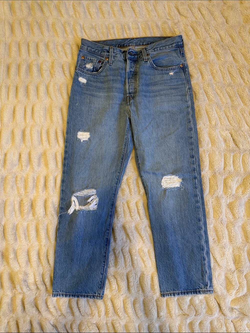Levi's women's  Ripped Light Blue Straight Jeans -501